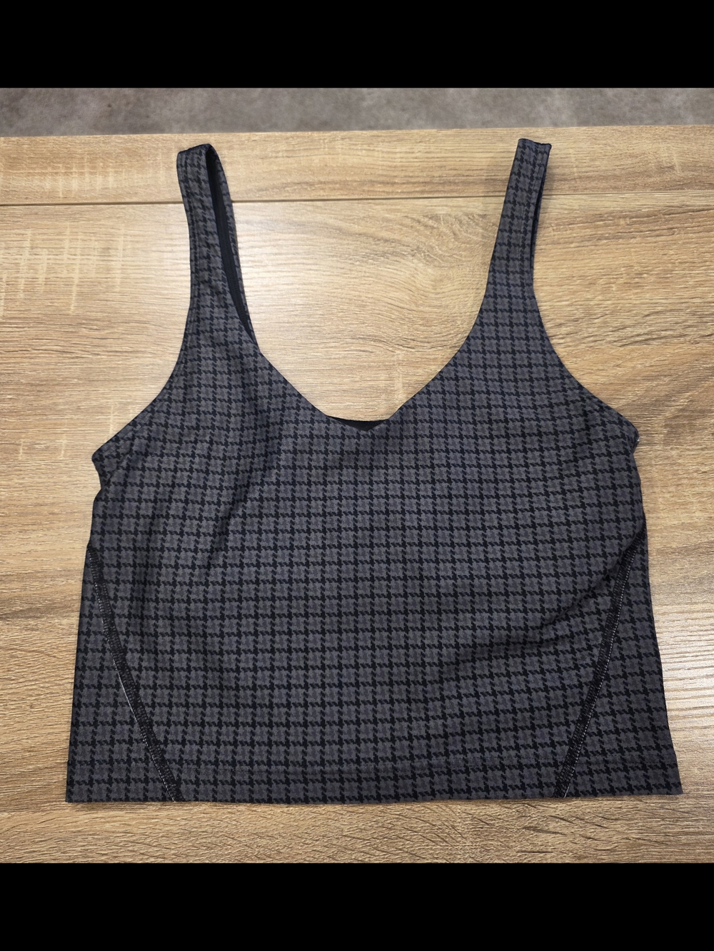 Gilly Hicks Active Recharge Plunge Crop Tank Top